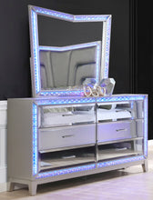 Load image into Gallery viewer, Bedroom Furniture Set Luxury 5 Pc Queen - jeaniesunusualdecor
